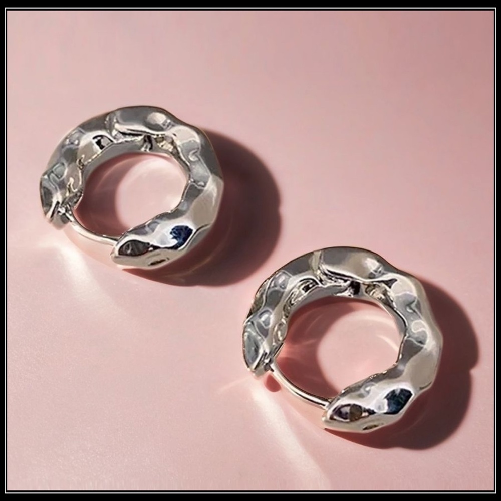 Clearance! New nugget chunky mod huggie hoop earrings